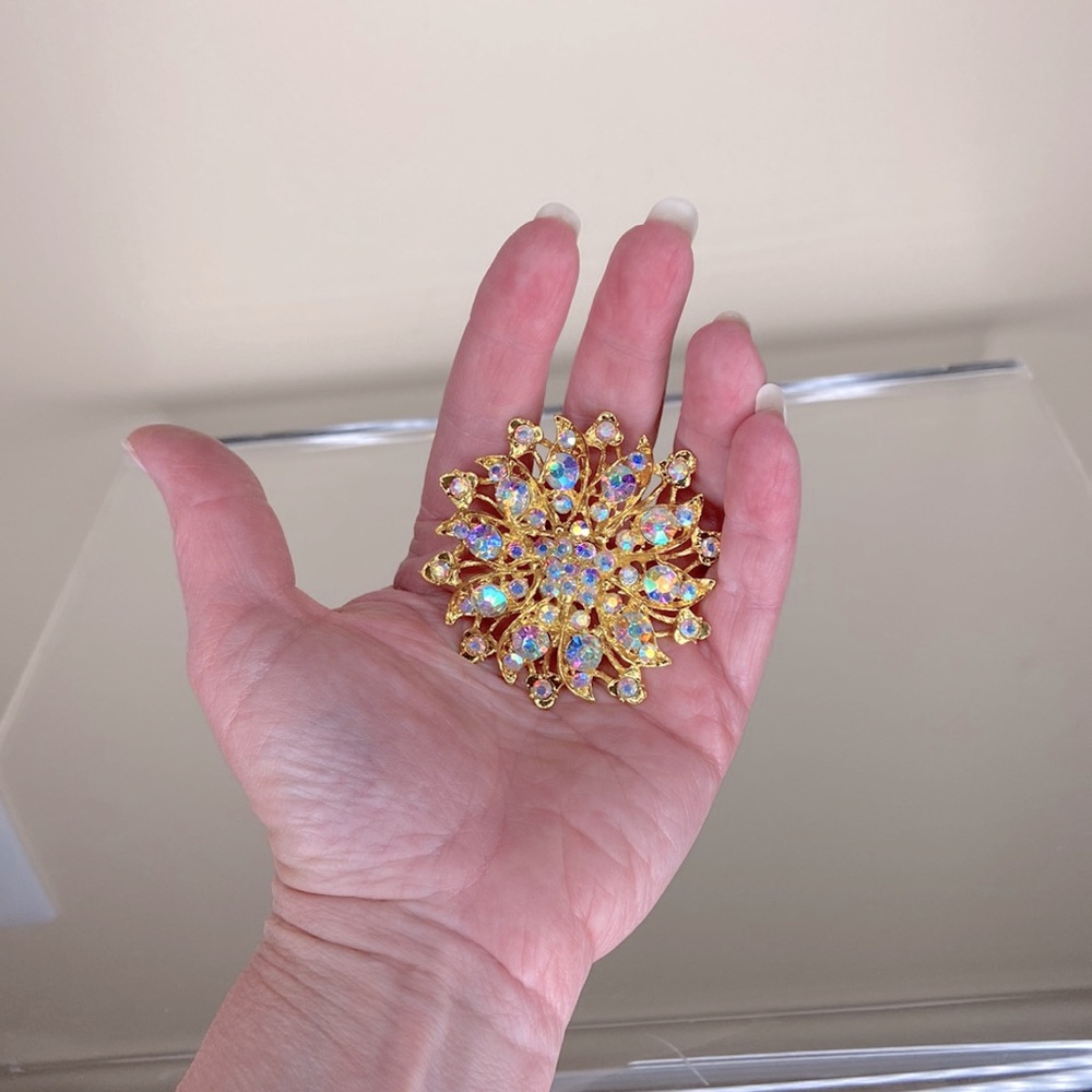 ✨Gorgeous brooch!✨ - Picture 5 of 7